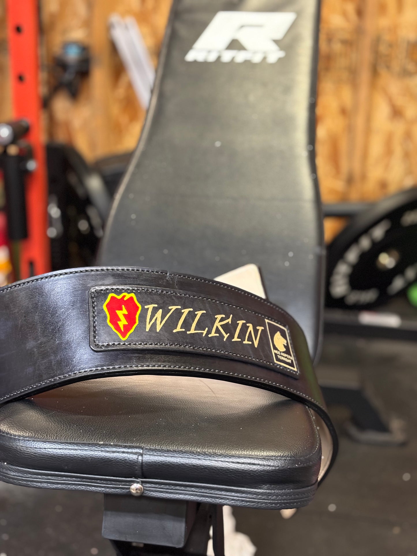 Weight lifting belt